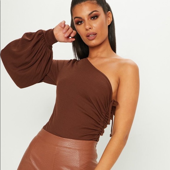 One sleeve blouse. - Picture 2 of 3